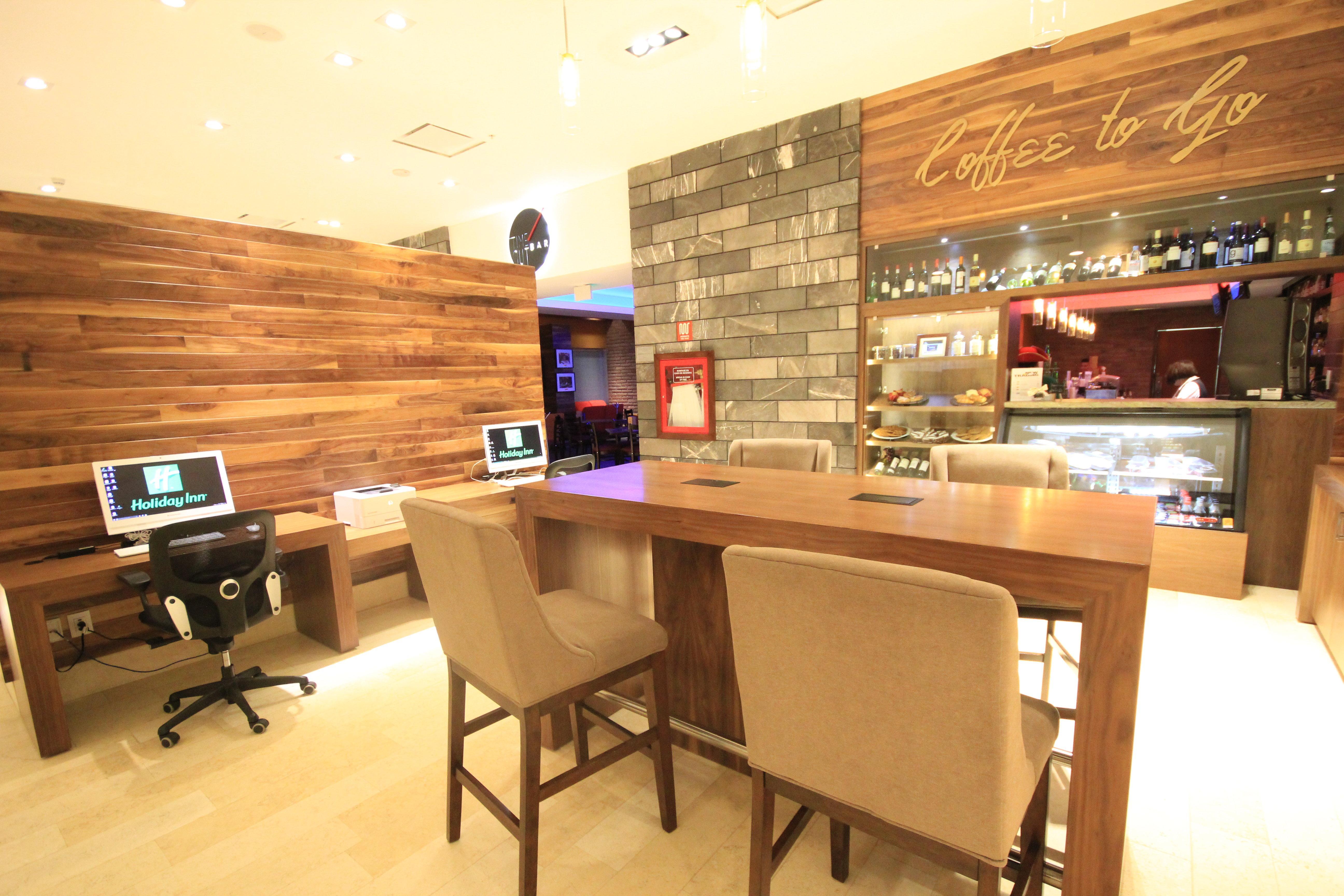 Holiday Inn & Suites Plaza Mayor By Ihg Леон Экстерьер фото
