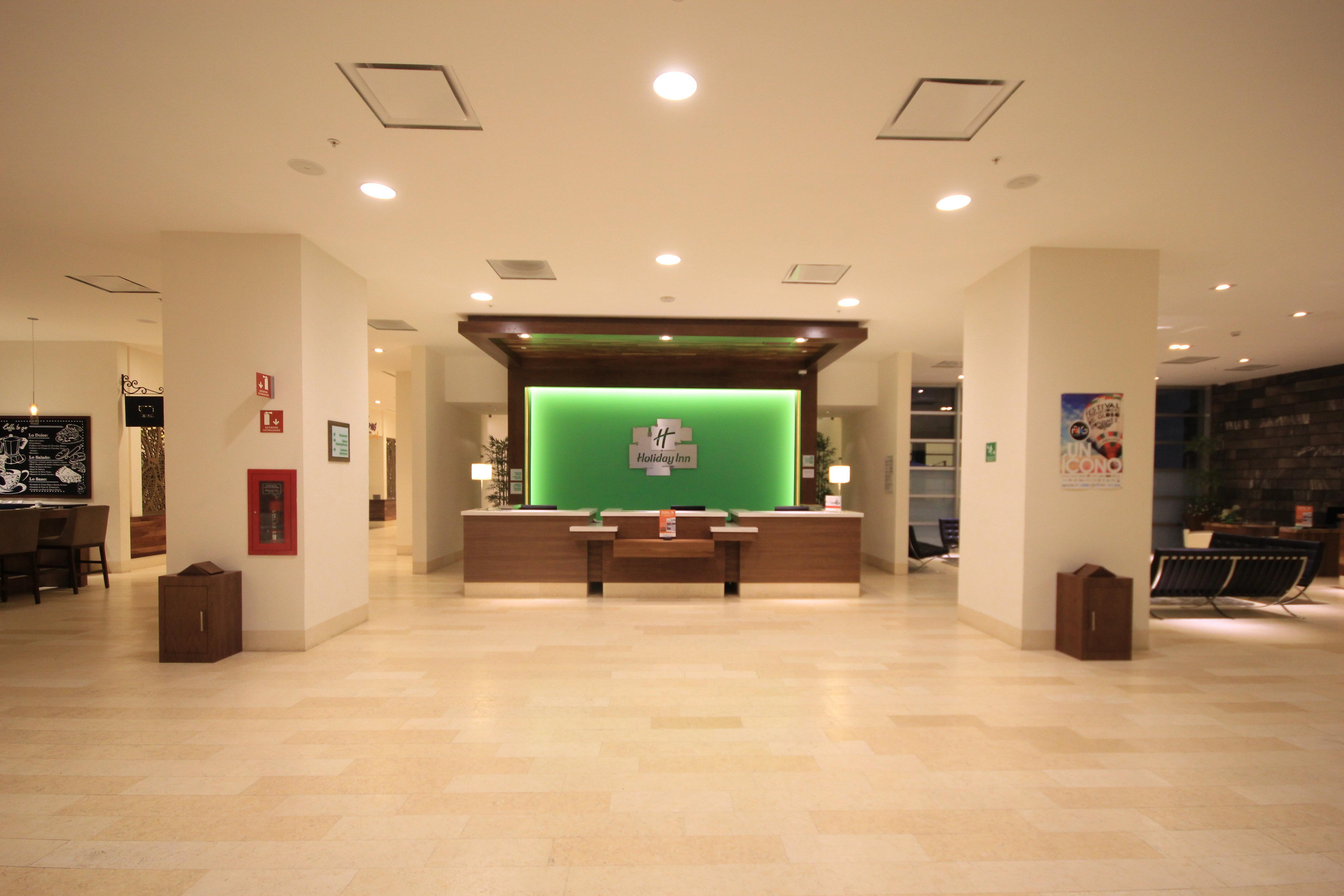 Holiday Inn & Suites Plaza Mayor By Ihg Леон Экстерьер фото