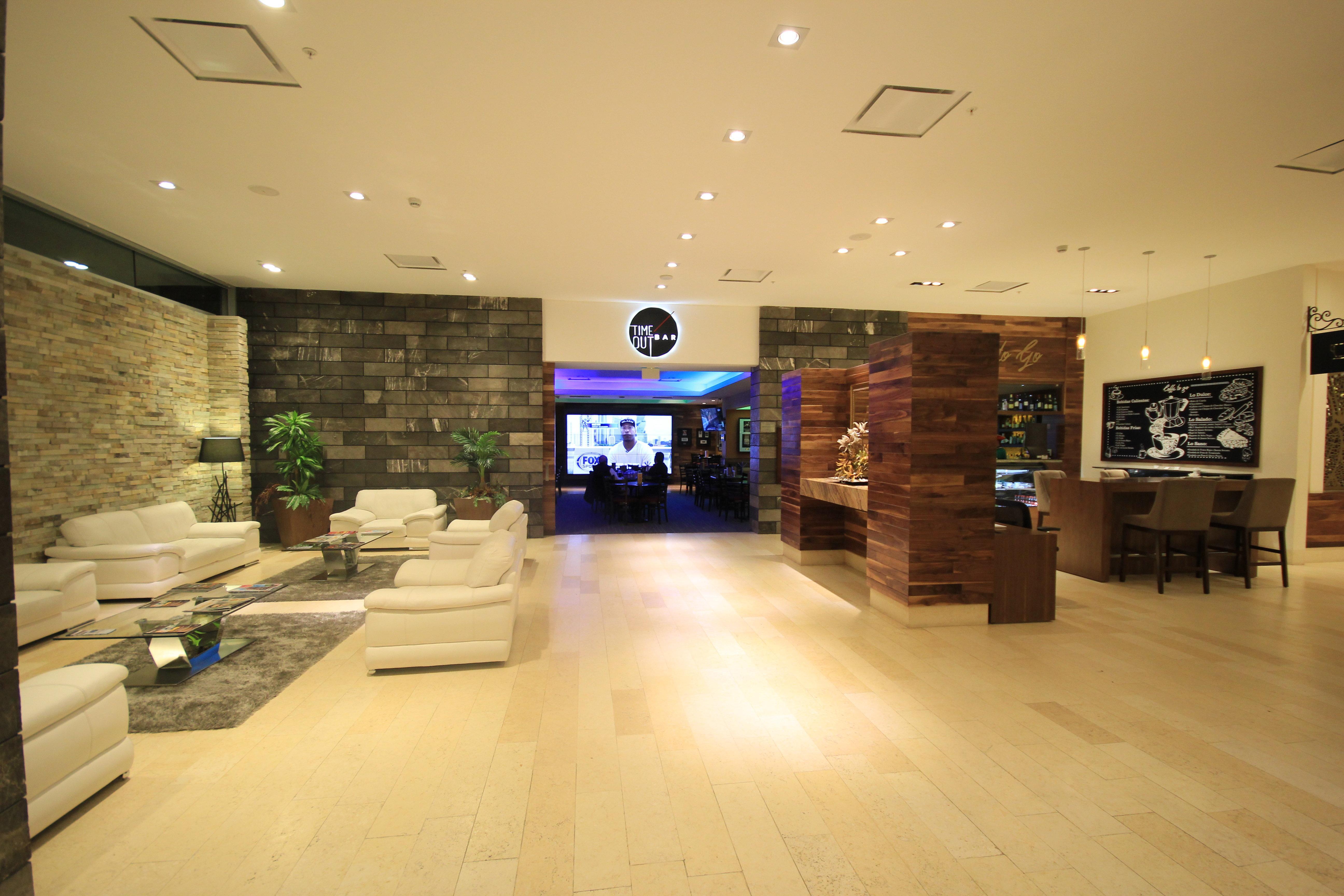Holiday Inn & Suites Plaza Mayor By Ihg Леон Экстерьер фото