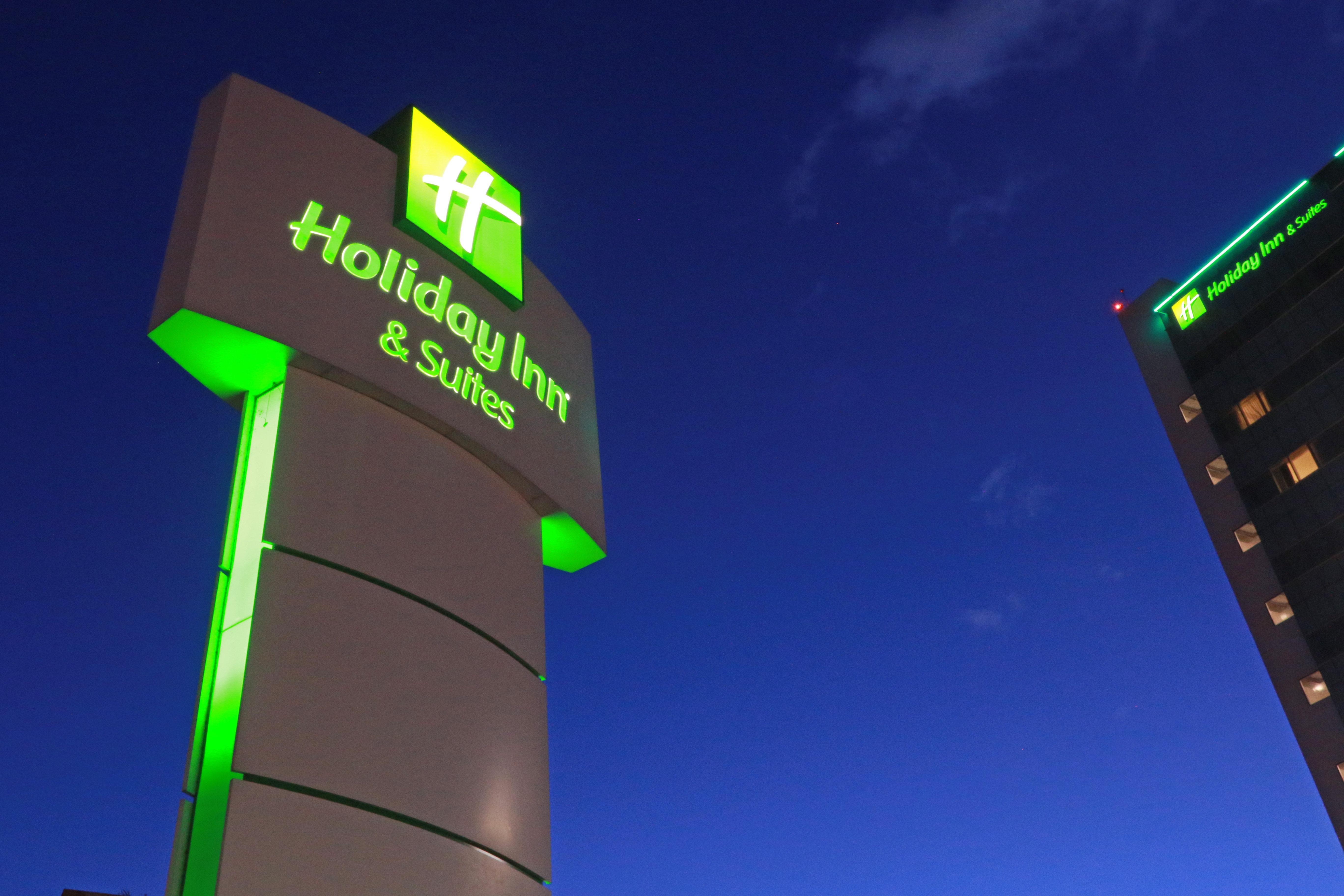 Holiday Inn & Suites Plaza Mayor By Ihg Леон Экстерьер фото